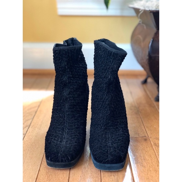 Textured Leather Elastic Block Heel Bootie - Picture 2 of 4